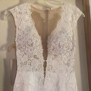 NWT BERTA WEDDING DRESS